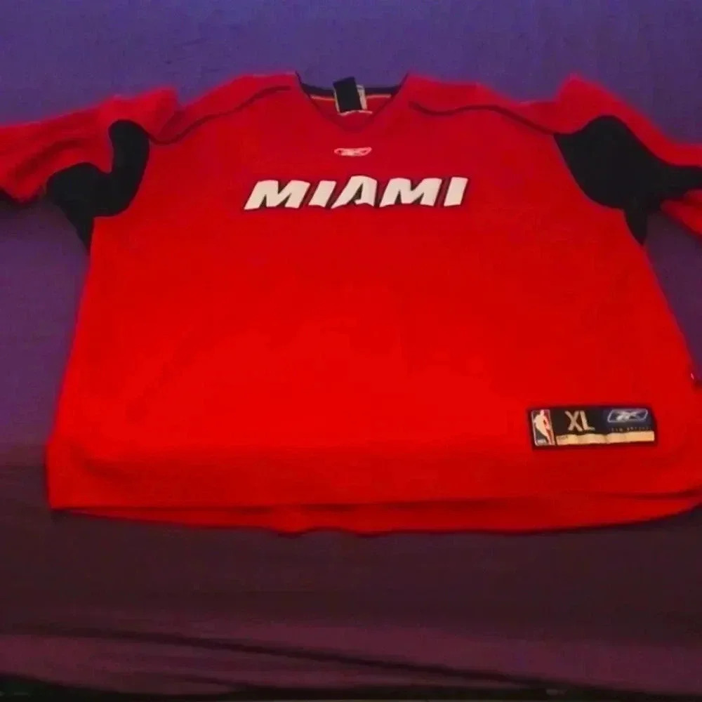 Miami Heat XL long sleeve cotton warm up..